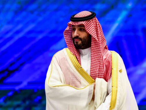 ولي العهد والرئيس الفرنسي يبحثان تطورات المنطقة وتعزيز الأمن والاستقرار