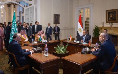 وزير الخارجية يشارك في اجتماع مع نظيريه المصري والتركي والمستشار الأمريكي