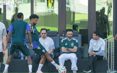 وزير الرياضة يشهد التدريب الأخير للأخضر