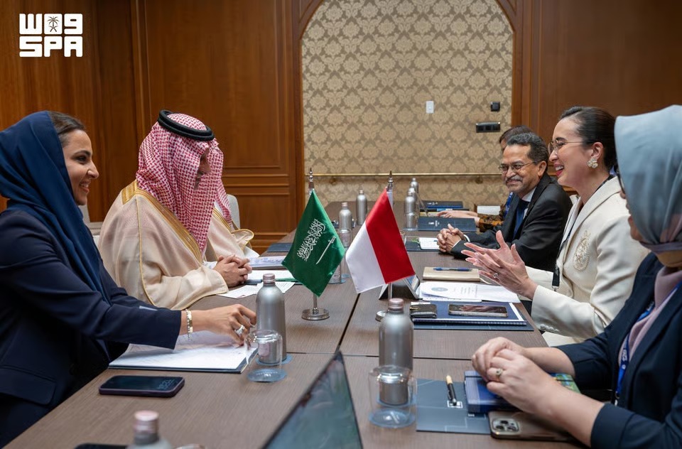 وزيرا السياحة السعودي والإندونيسي يبحثان رفع أعداد الزوار وتعميق الشراكة السياحية