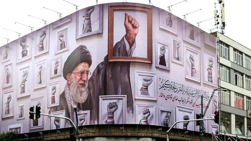 إيران تحدد 4 يوليو موعداً لبدء مراسم تشييع “خامنئي”