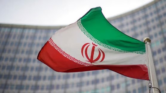 إيران توقف تبادل الرسائل مع واشنطن وتلوّح بإغلاق هرمز وباب المندب بعد هجمات لبنان