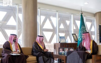 راكان بن سلمان يستقبل المستشار بالديوان الملكي فهد تونسي
