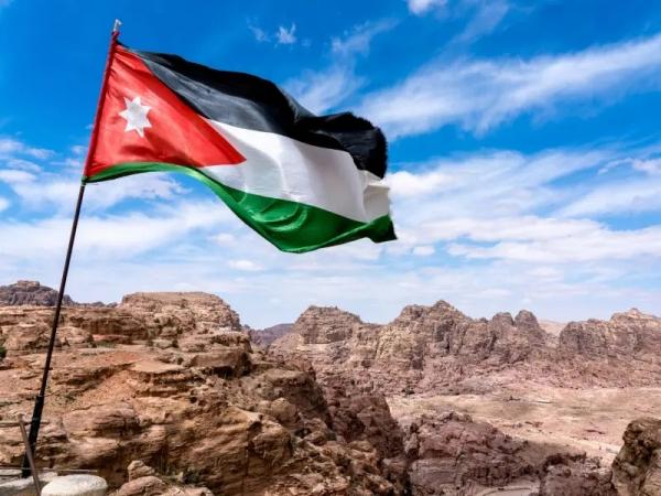 الأردن يعترض 20 صاروخاً إيرانياً دون تسجيل إصابات