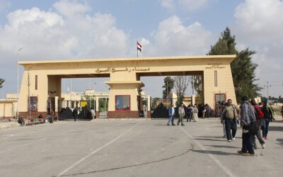 معبر رفح يشهد دفعة جديدة من العائدين إلى غزة