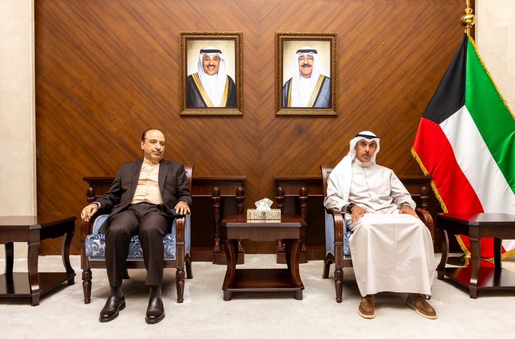 الكويت تستدعي سفير إيران احتجاجًا على استهداف الناقلة “كيفان”