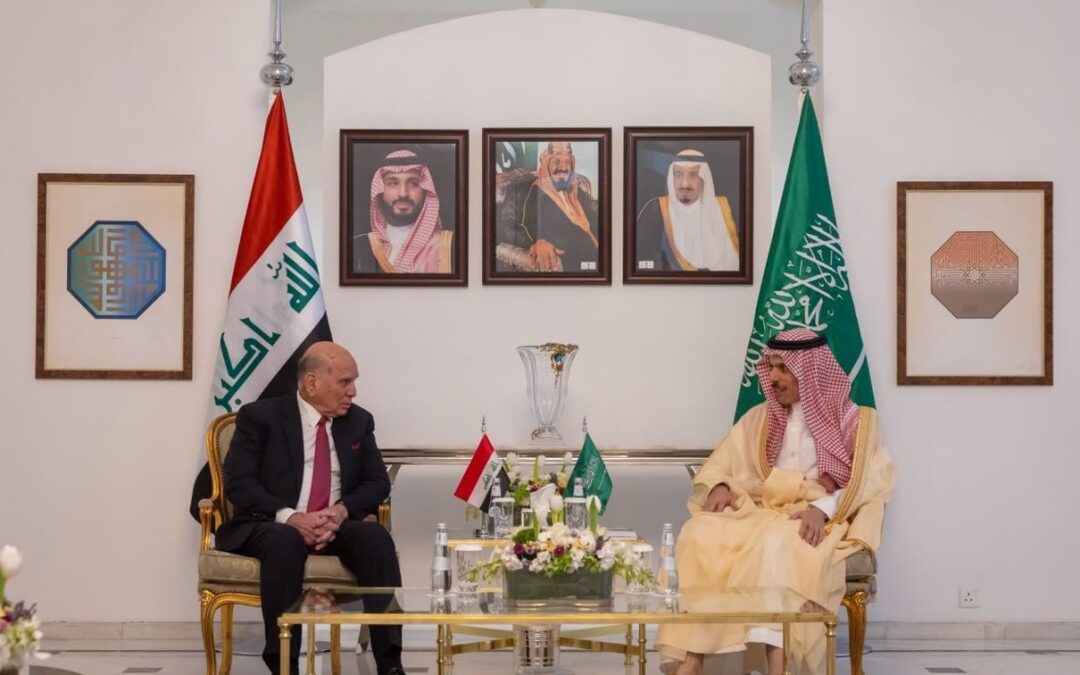 وزير الخارجية يعقد اجتماعًا مع نظيره العراقي