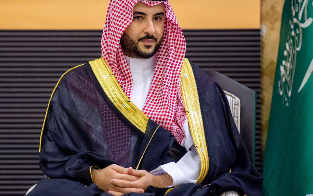 وزير الدفاع يُعزي رئيس وزراء قطر في وفاة الشيخ حمد بن خليفة آل ثاني