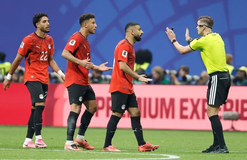 فيفا يستبعد حكم مباراة مصر والأرجنتين من مراحل كأس العالم 2026 الحاسمة