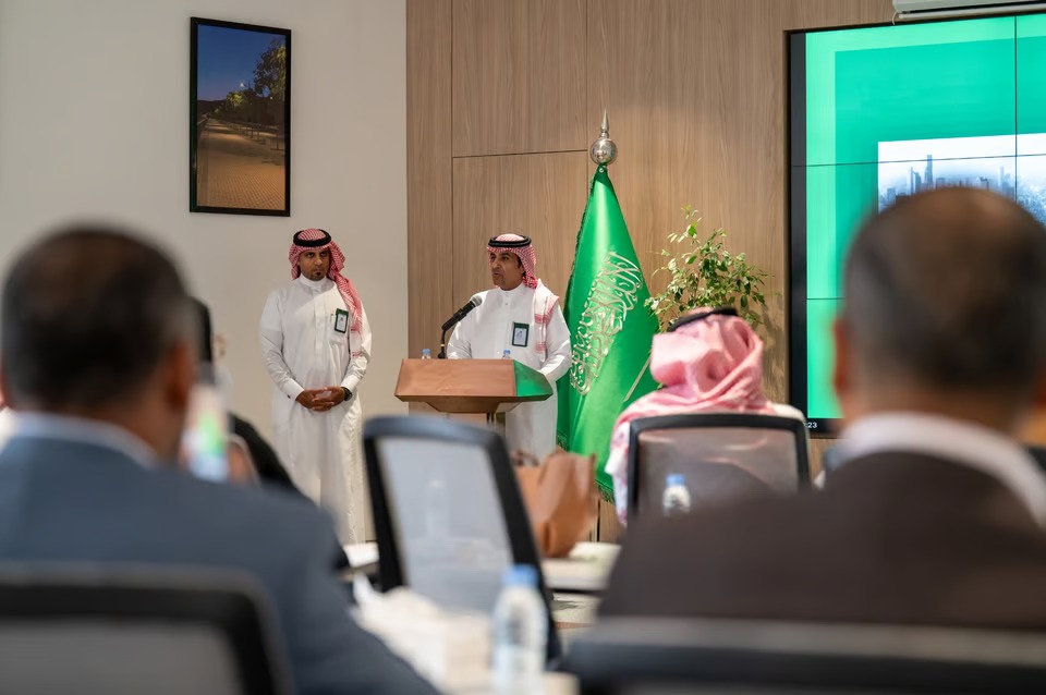 أمانة الرياض تعرّف المكاتب الهندسية بالموجهات التصميمية للعصب التجاري المركزي