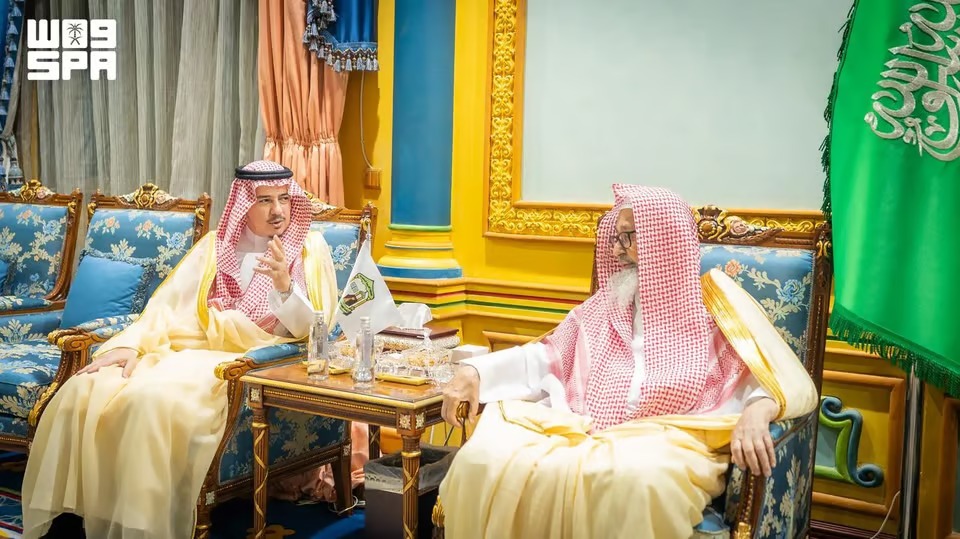المفتي العام يستقبل رئيس ديوان المظالم في مكتبه بالرياض