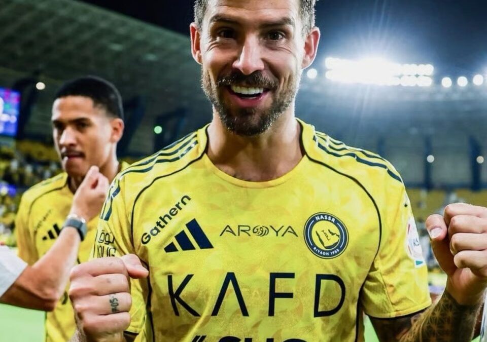 مارتينيز يوافق على الاستمرار مع النصر موسماً إضافياً