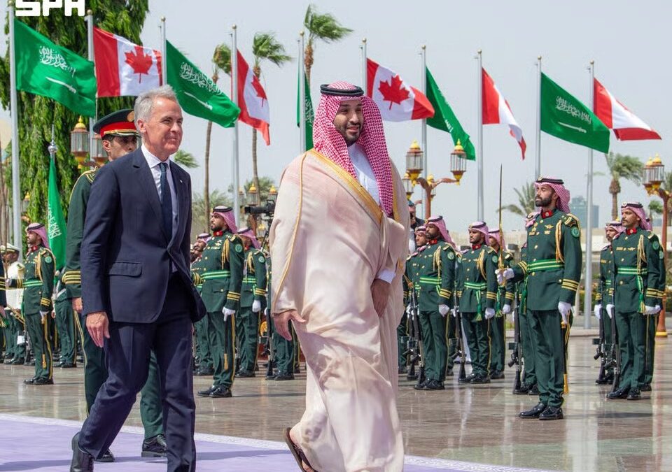 ولي العهد يستقبل رئيس وزراء كندا في قصر السلام بجدة