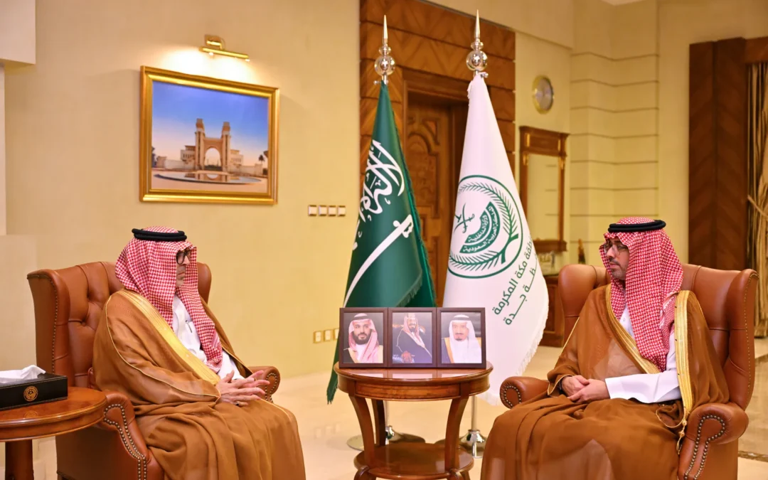 محافظ جدة يستضيف مدير هيئة الصحفيين ويشيد بدعم القيادة للإعلام