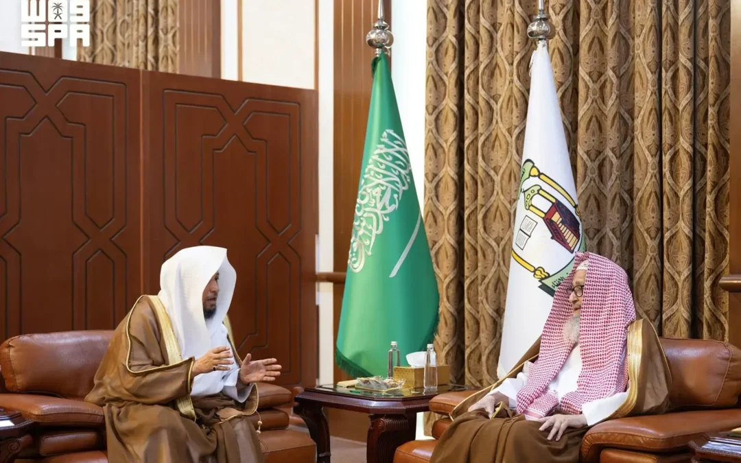 المفتي العام يستقبل مدير هيئة الأمر بالمعروف بمكة في الطائف
