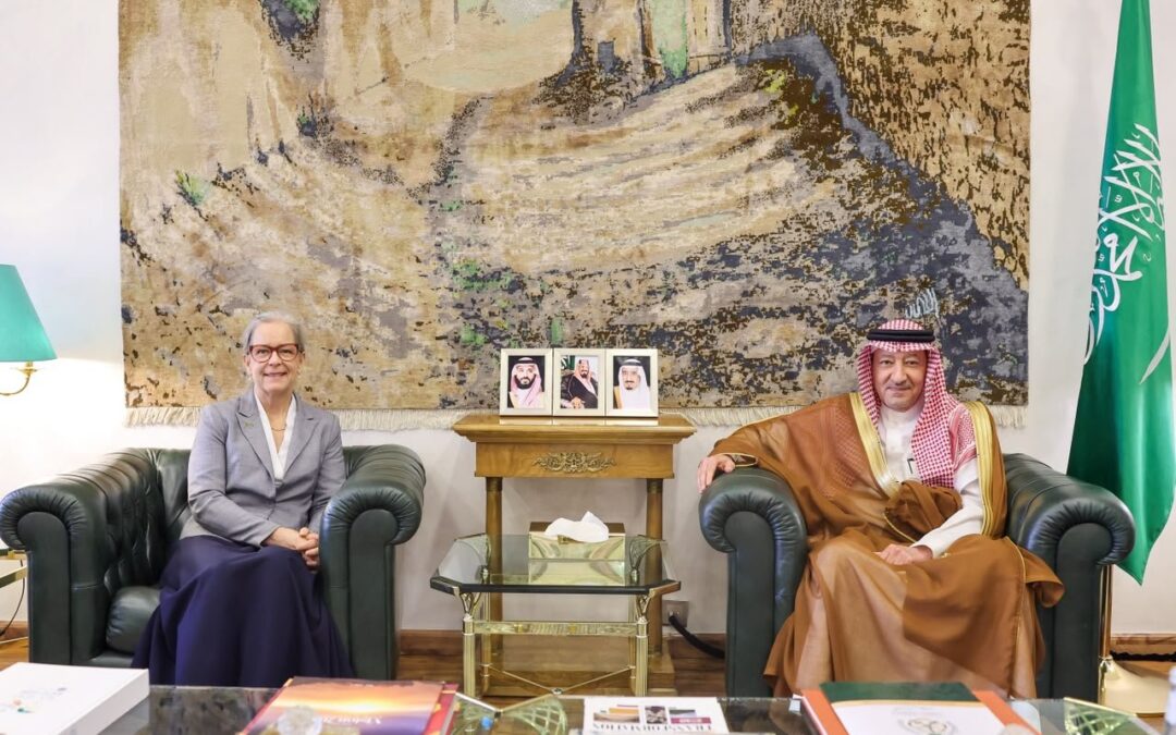 الخريجي يستضيف سفيرة السويد لدى المملكة