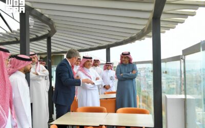 أمير منطقة عسير يستقبل وزير الاستثمار