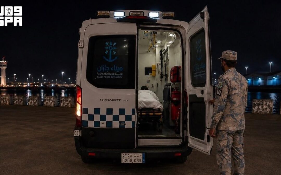 حرس الحدود بجازان ينقذ مقيمًا تعرض لوعكة صحية في عرض البحر