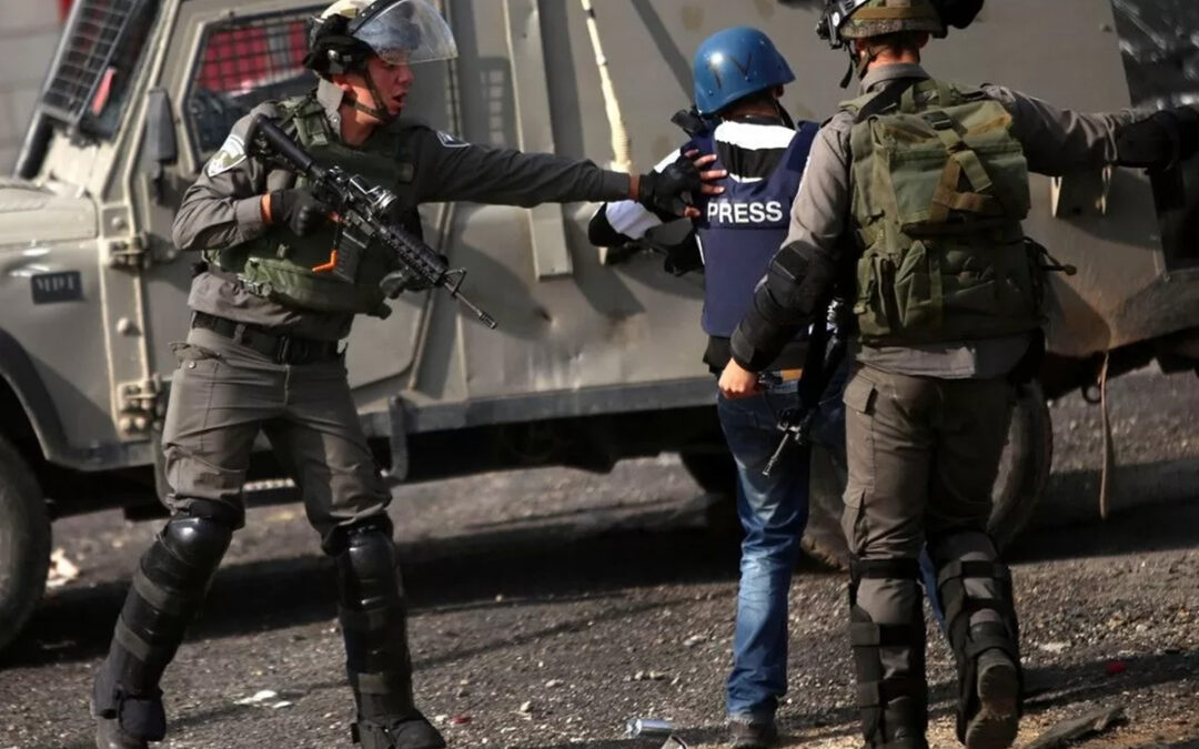 نادي الأسير الفلسطيني: 40 صحفيًا وصحفية في سجون الاحتلال
