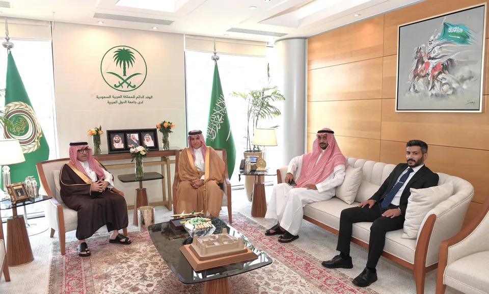 مندوب السعودية لدى الجامعة العربية يبحث مع رئيس المنظمة العربية للسياحة تعزيز التعاون المشترك