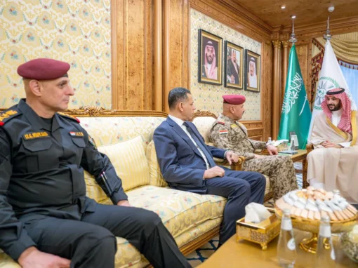 وزير الدفاع يستقبل مدير مكتب القائد العام للقوات المسلحة العراقية