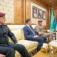 وزير الدفاع يستقبل مدير مكتب القائد العام للقوات المسلحة العراقية