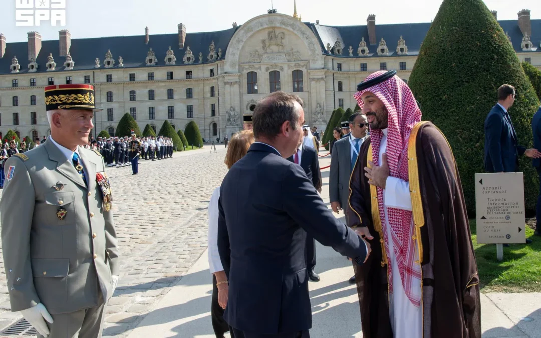 ماكرون: زيارة ولي العهد إلى فرنسا تعزز الشراكة السعودية – الفرنسية