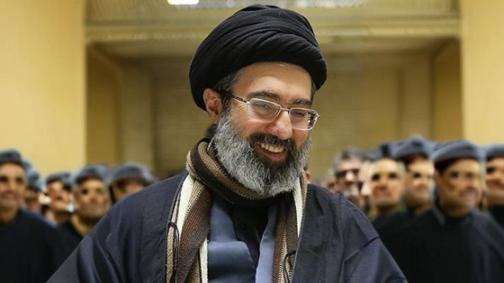 خامنئي يعلن تعيين قادة عسكريين أبرزهم رئيس هيئة الأركان