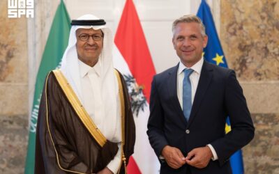 وزير الطاقة يلتقي الوزير الاتحادي للاقتصاد والطاقة والسياحة في النمسا