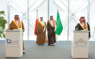 فيصل بن سلمان يستقبل وزير المواصلات والاتصالات البحريني رئيس مجلس أمناء “دراسات”