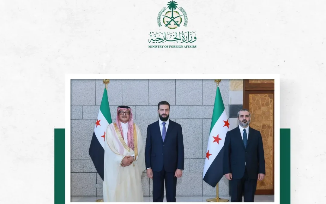 سفير المملكة لدى سوريا يقدّم أوراق اعتماده للرئيس أحمد الشرع