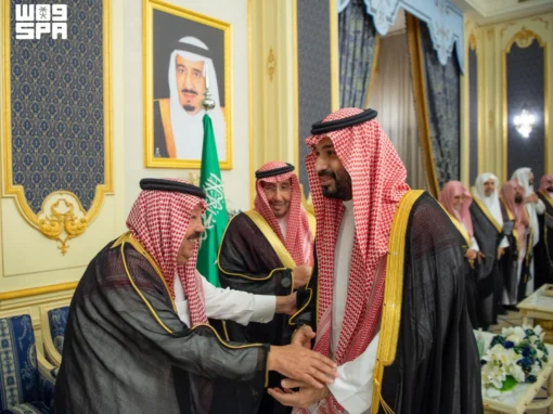 ولي العهد يستقبل الأمراء والعلماء وجمعًا من المواطنين في قصر السلام بجدة