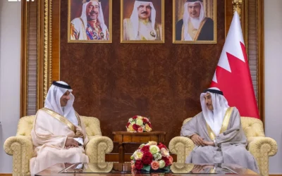 وزير السياحة يلتقي نائب رئيس وزراء البحرين على هامش اجتماع وزراء السياحة الخليجيين
