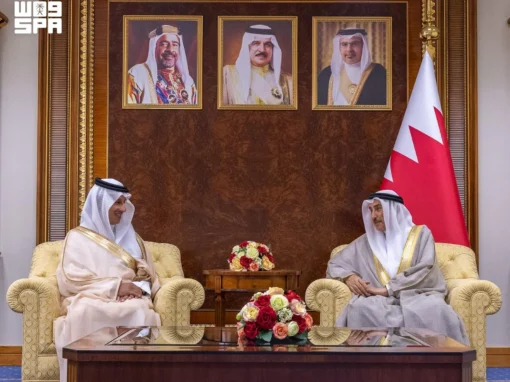 وزير السياحة يلتقي نائب رئيس وزراء البحرين على هامش اجتماع وزراء السياحة الخليجيين