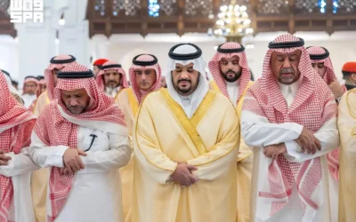نائب أمير الرياض يؤدي صلاة الميت على الأمير عبدالله بن إبراهيم آل سعود