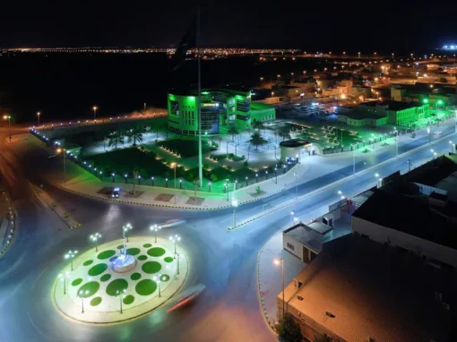بلدية الدلم تُزيّن 77 موقعاً بـ5000 علم استعداداً لليوم الوطني