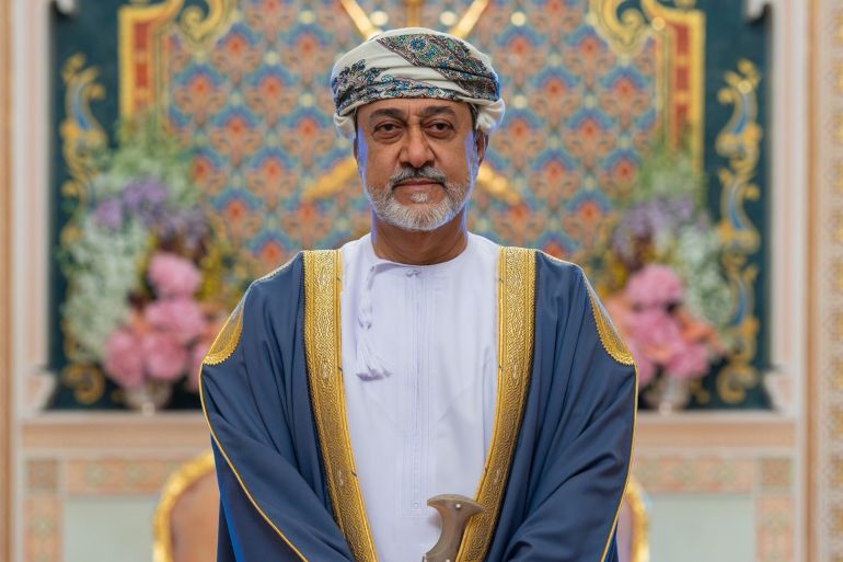 سلطان عُمان يهنئ القيادة باليوم الوطني السعودي